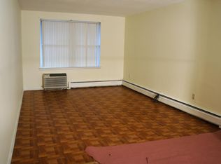 14901 84th St #1, Howard Beach, NY 11414