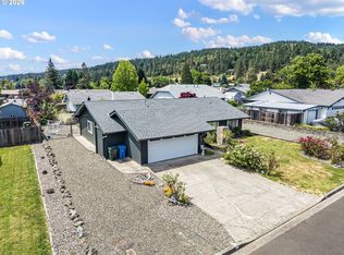 229 N Grove Ln, Sutherlin, OR 97479