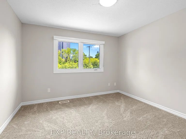 869 Maryland Ave — Photo 20