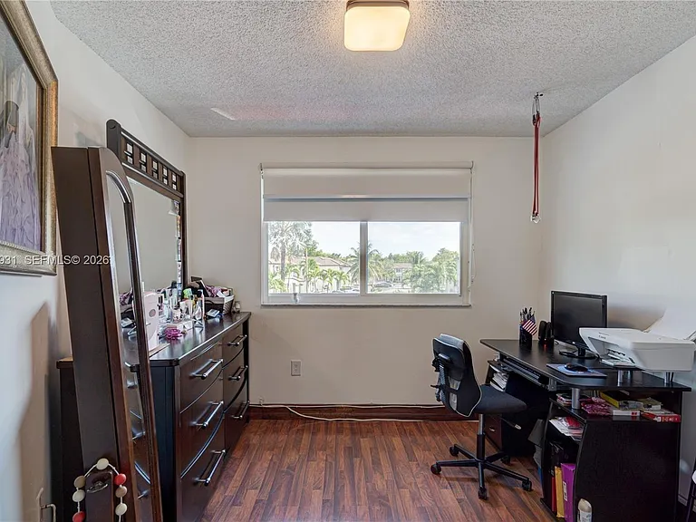 8535 SW 152nd Ave #204 — Photo 23