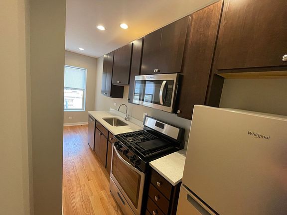 5th image of 1204 W Granville Ave #216