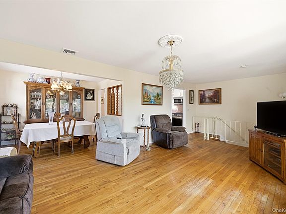 5th image of 234 Winthrop Avenue