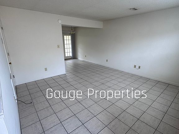 2nd image of 2129 Carr Rd #8