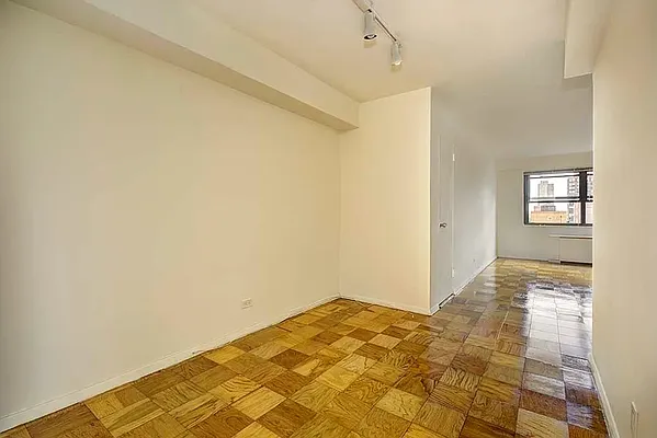 Rented by REAL New York | media 9