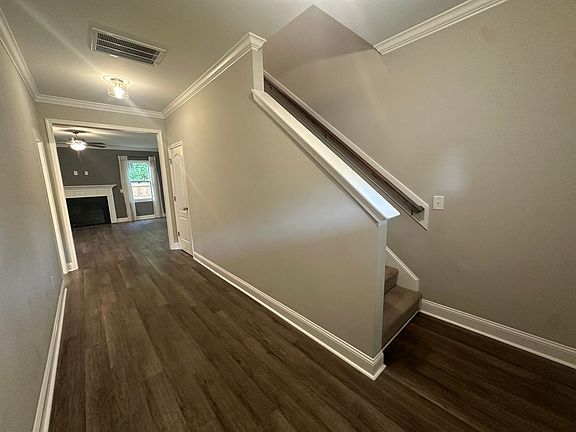 2nd image of 809 Shadowlawn Dr