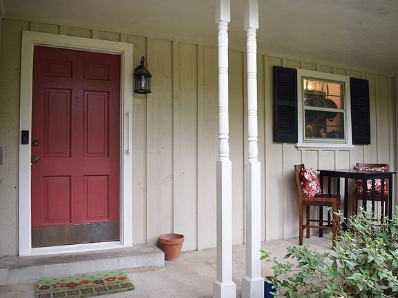 3rd image of 4113 Birdwell Dr