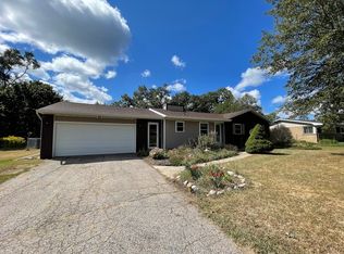 3300 Brookhollow Dr NE, Rockford, MI 49341