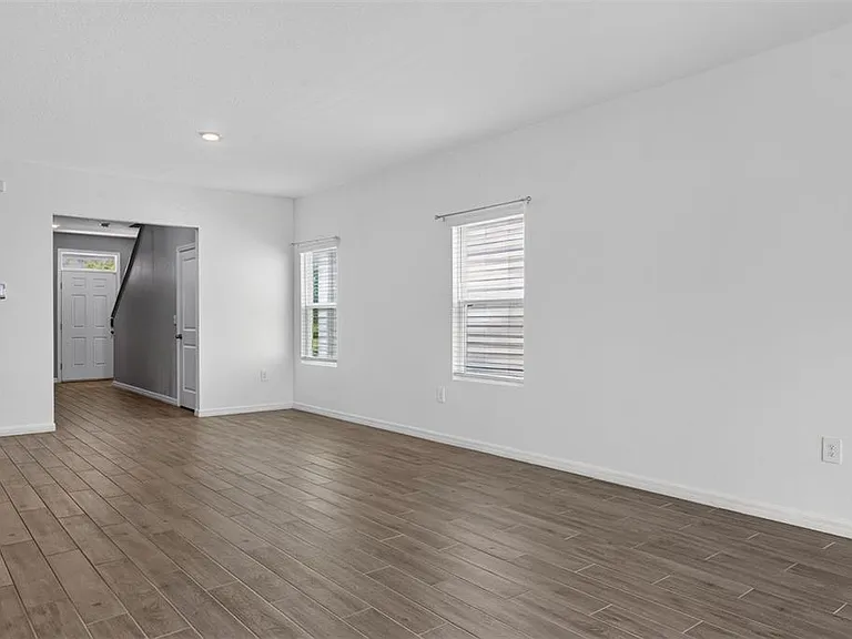 5122 SW 49th Ln — Photo 6