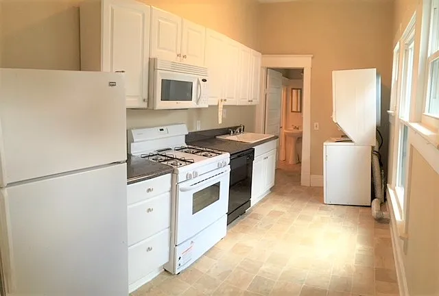 1080 Curran St NW — Photo 17