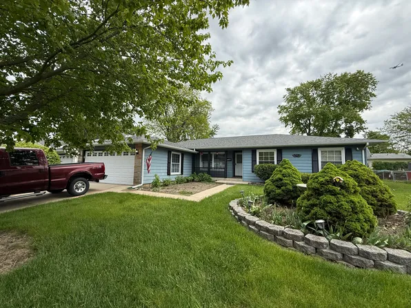 199 W Brantwood Ave, Elk Grove Village, IL 60007