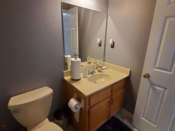 5th image of 1225 Thames Dr