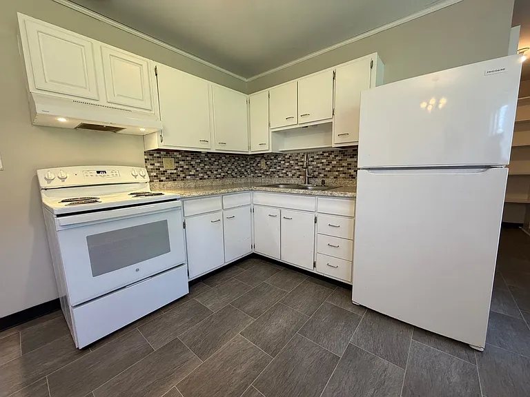 106 Tulip Dr — Photo 7