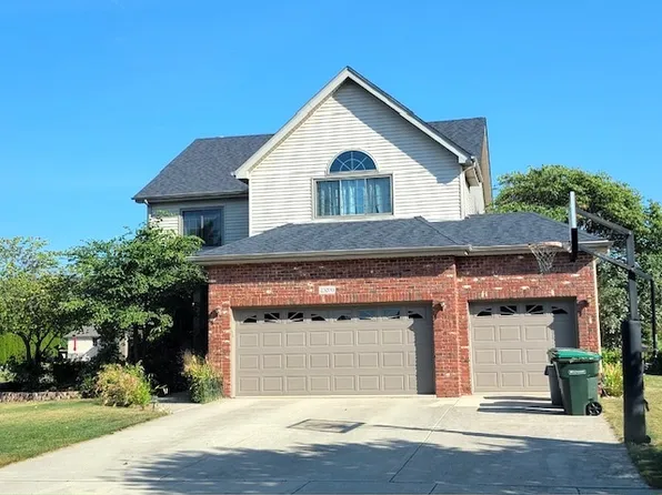 25200 W Pawnee Ln, Channahon, IL 60410