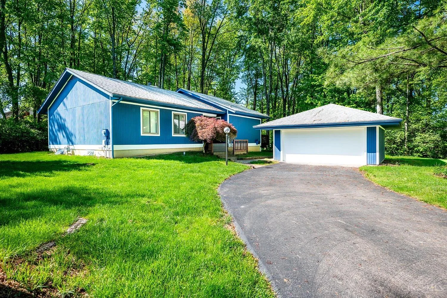 5672 Crooked Tree Ln photo 1
