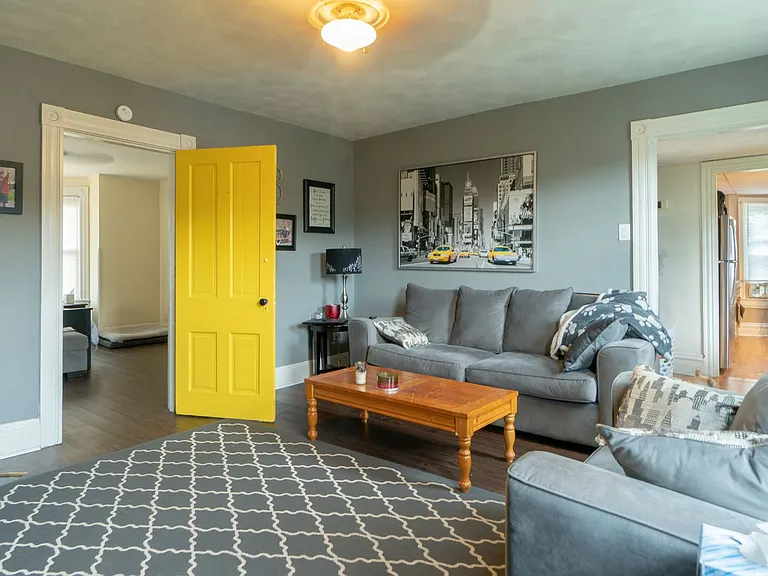 405 Grant Ave — Photo 7