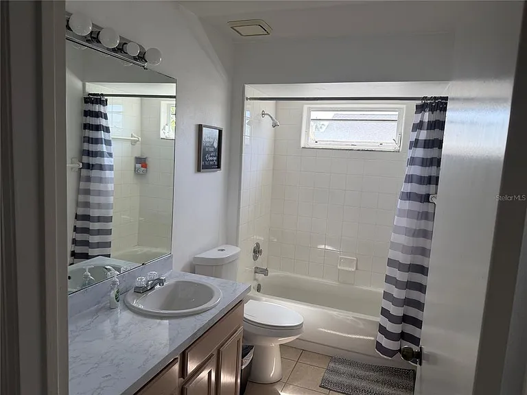 Picadilly Cir — Photo 8
