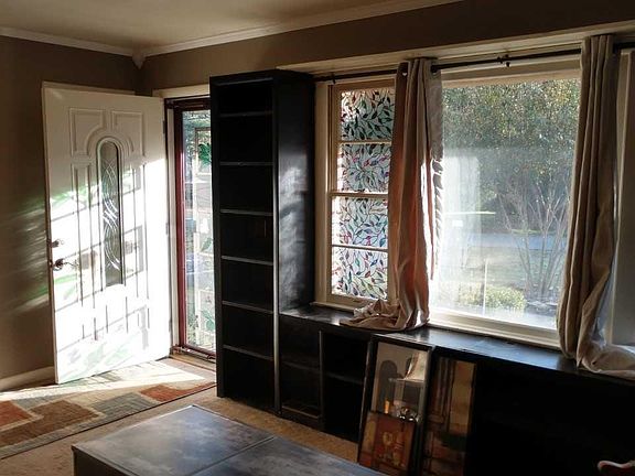 4th image of 211 Highland Ave