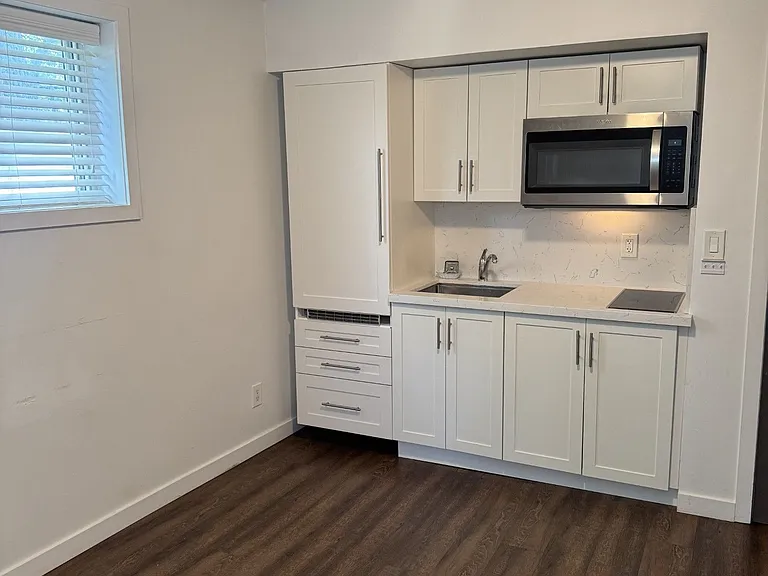 564 Lyons Ln #6 — Photo 3