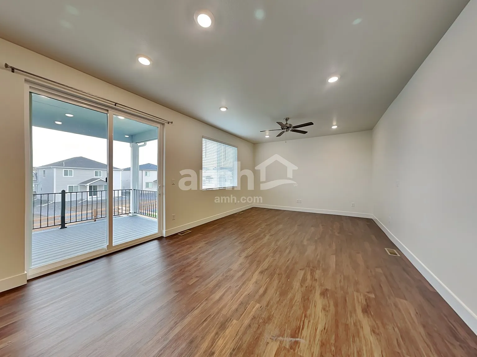 4 bed, 3.5 bath, 2419 sqft, $2,980 — Photo 4