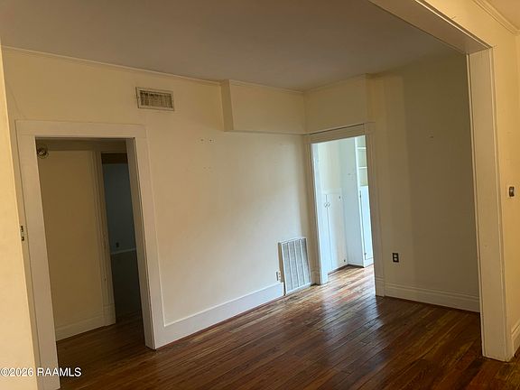 3rd image of 606 Church St N