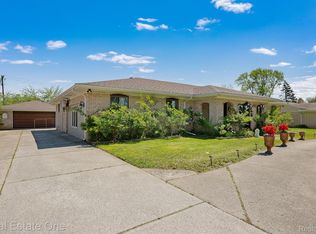 1706 N Inkster Rd, Dearborn Heights, MI 48127