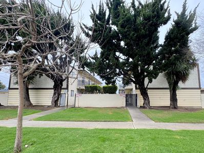 713 N East St, Lompoc, CA, 93436