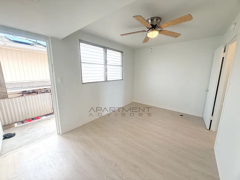 1218 N School St — Photo 7