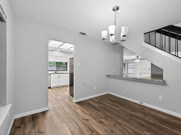 4th image of 2401 Channing Dr