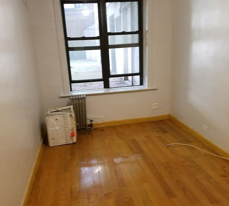 2nd image of 140 E 16th St APT 1C