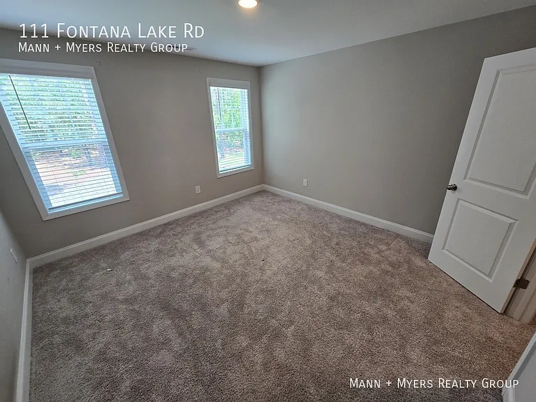 111 Fontana Lake Rd — Photo 35