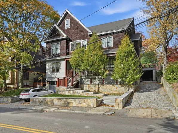 24 Sigourney St #2, Jamaica Plain, MA 02130