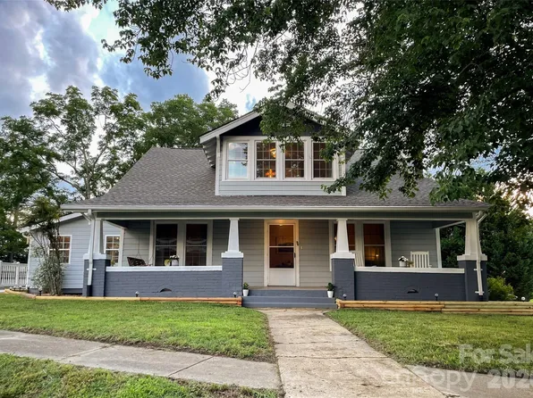 102 Cuthberson St, Morganton, NC 28655