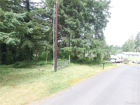 4th image of 6209 Lake Saint Clair Dr SE