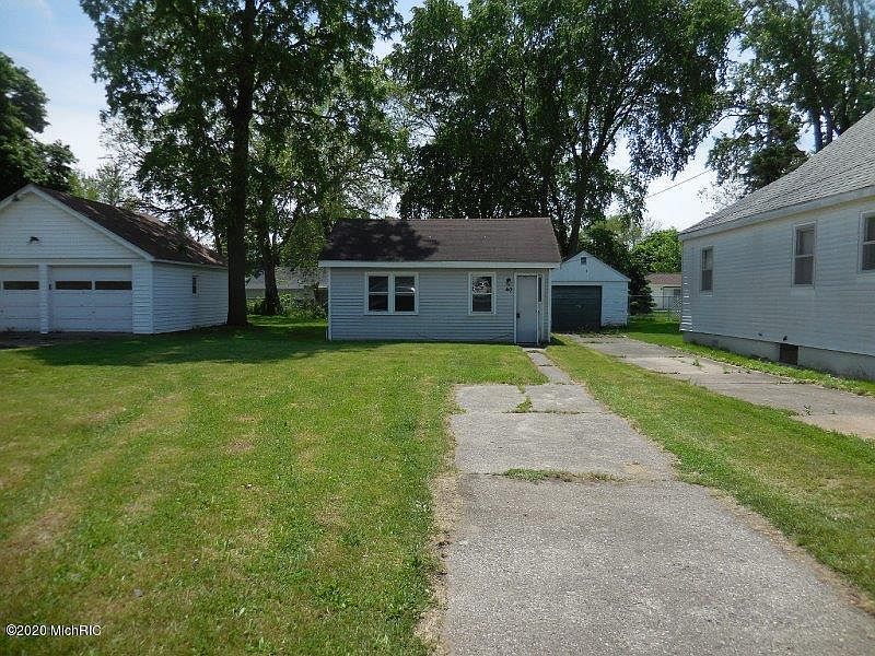 1st image of 40 Janet Ave SE