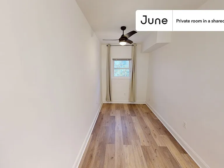 529 42nd St NE #B — Photo 4
