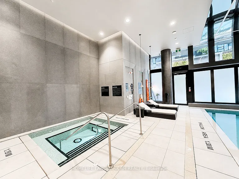 120 Broadway Ave #LPH06 — Photo 23
