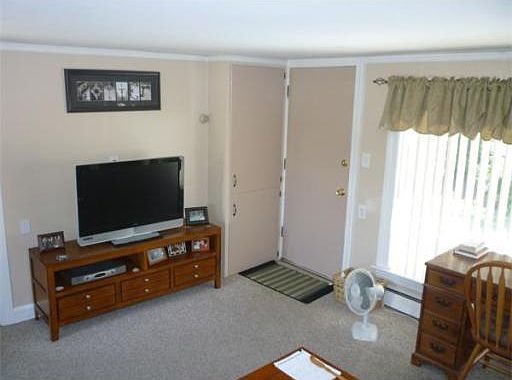 3rd image of 165 Bradford Ave