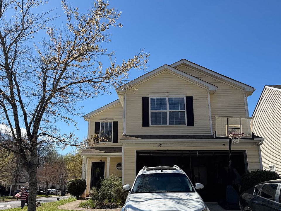 2nd image of 2203 Brandybuck Ln