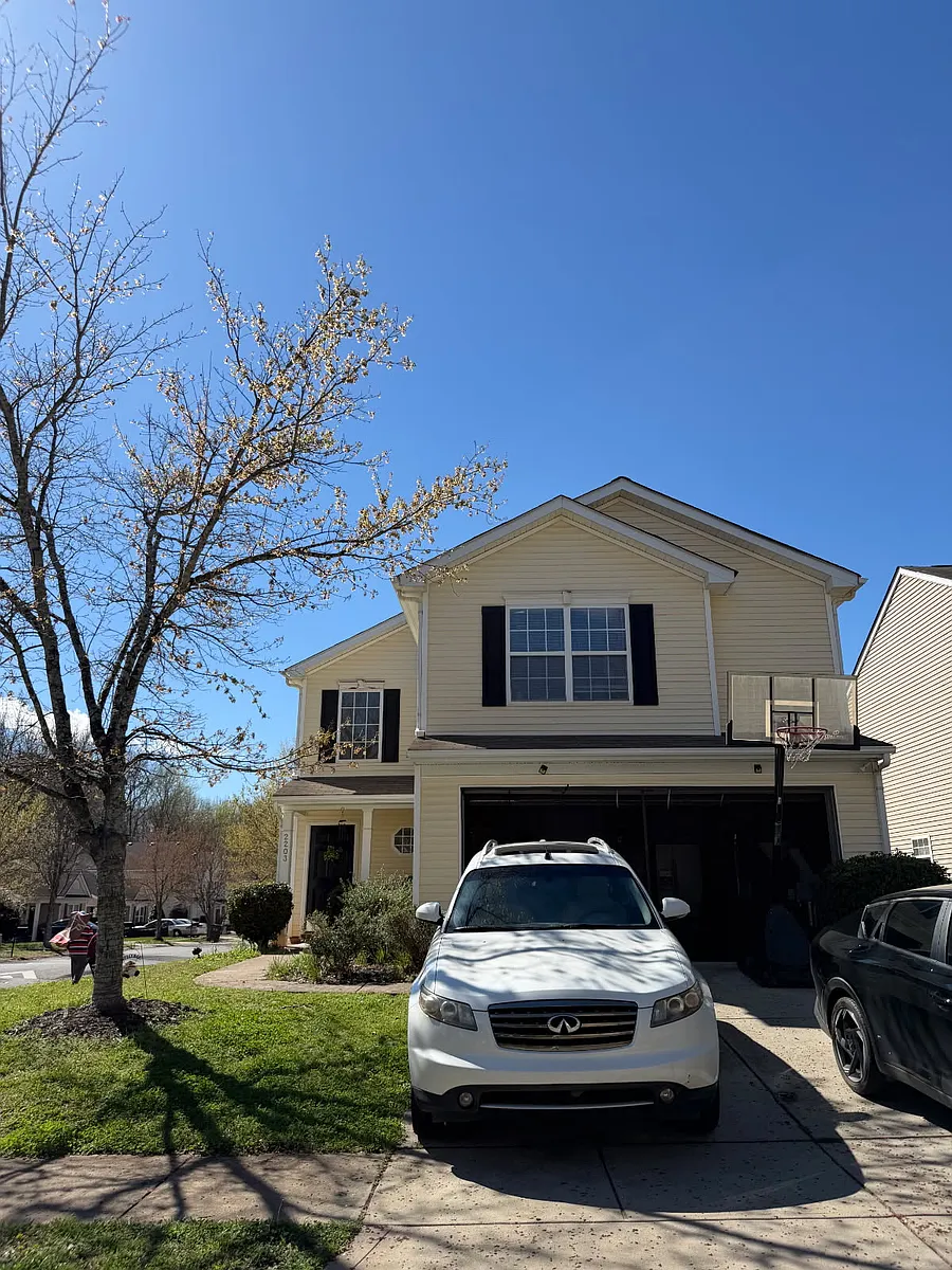 Building Photo - 2203 Brandybuck Ln