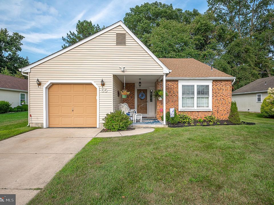 1st image of 65 Knollwood Dr