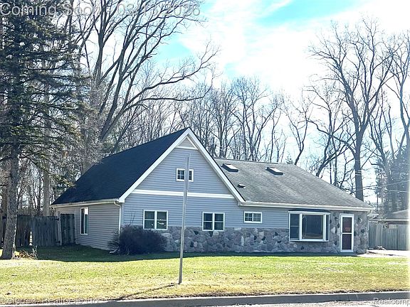 2nd image of 17300 Merriman Rd