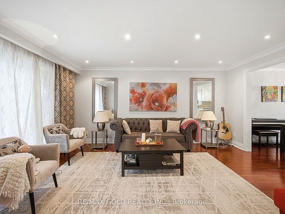4th image of 352 Maple Leaf Dr