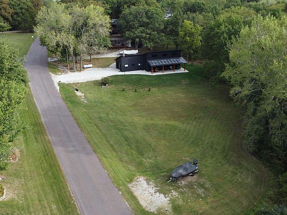4th image of 10065 Wildflower Dr