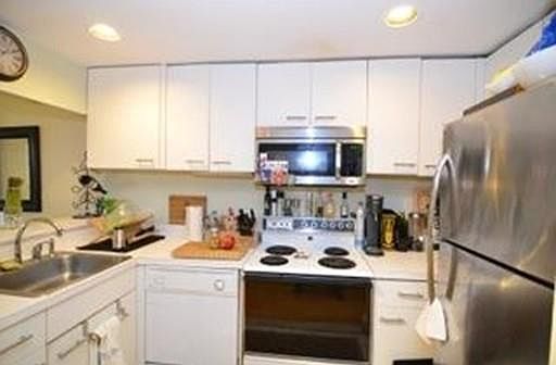 2nd image of 10 Isabella St APT 1