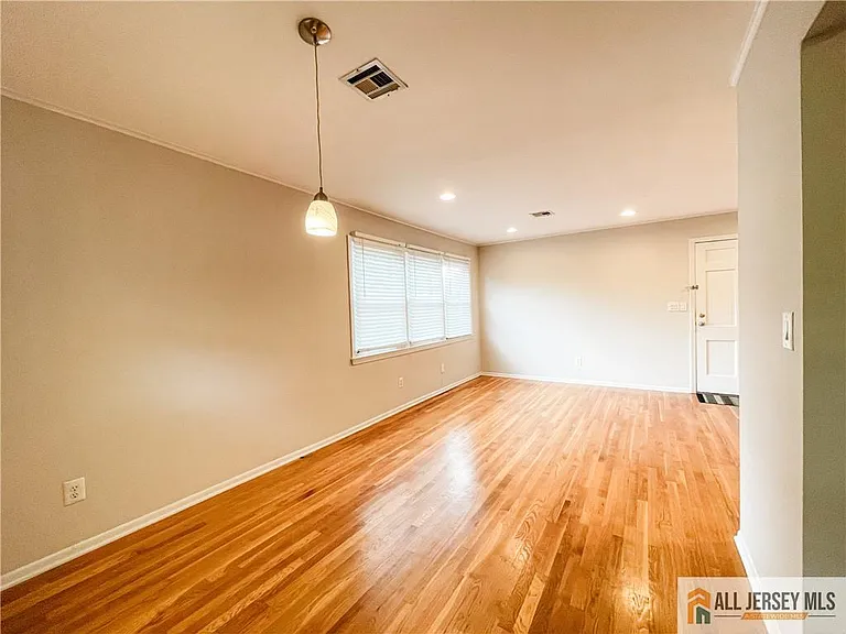 2105 Saint Georges Ave #2F — Photo 5