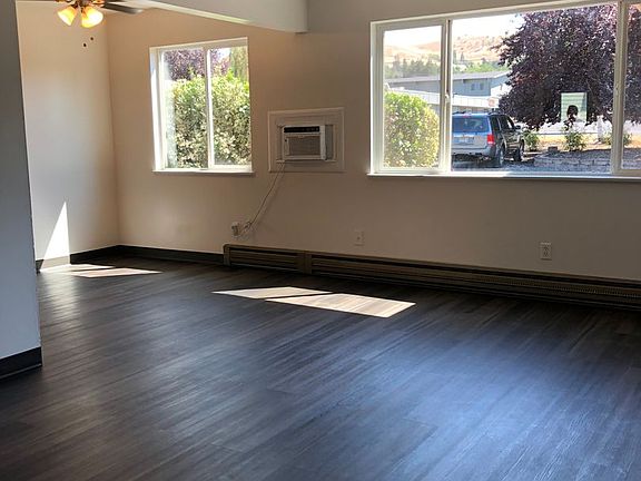 3rd image of 1615 E 10th St #2