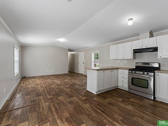 5th image of 1075 W 8th St #19