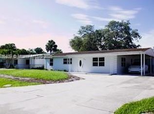 3954 Coconut Cir N, Naples, FL 34104