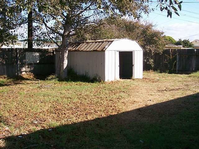 2nd image of 817 E Mariposa Way