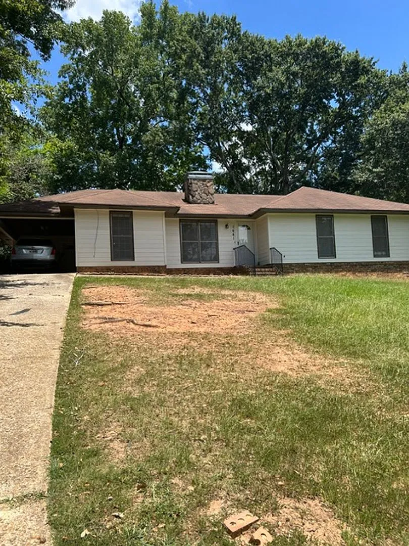North Columbus 3 BR, 2BA, Great room and fenced yard — Photo 1